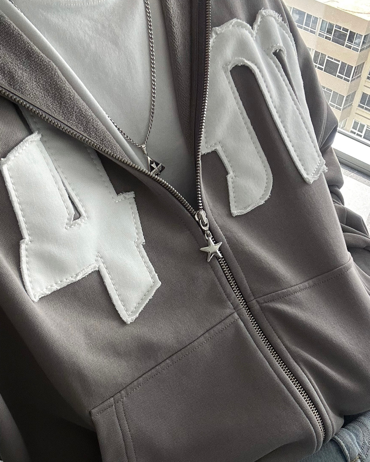 4M LIGHT GREY ZIP UP HOODIE